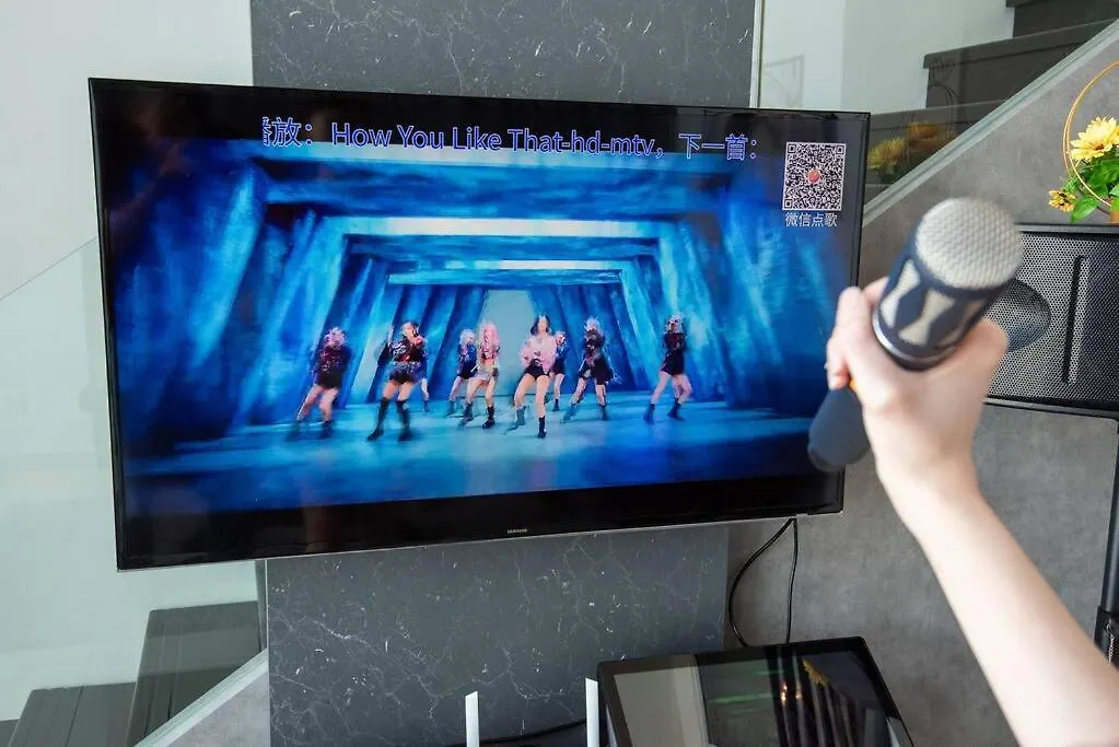 Xbox, Karaoke, Foosball, Pooltable, Icehockey, Ping Pong, Board Games George Town Apartment