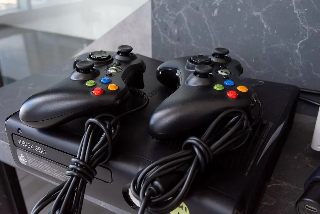Xbox, Karaoke, Foosball, Pooltable, Icehockey, Ping Pong, Board Games George Town 0*,