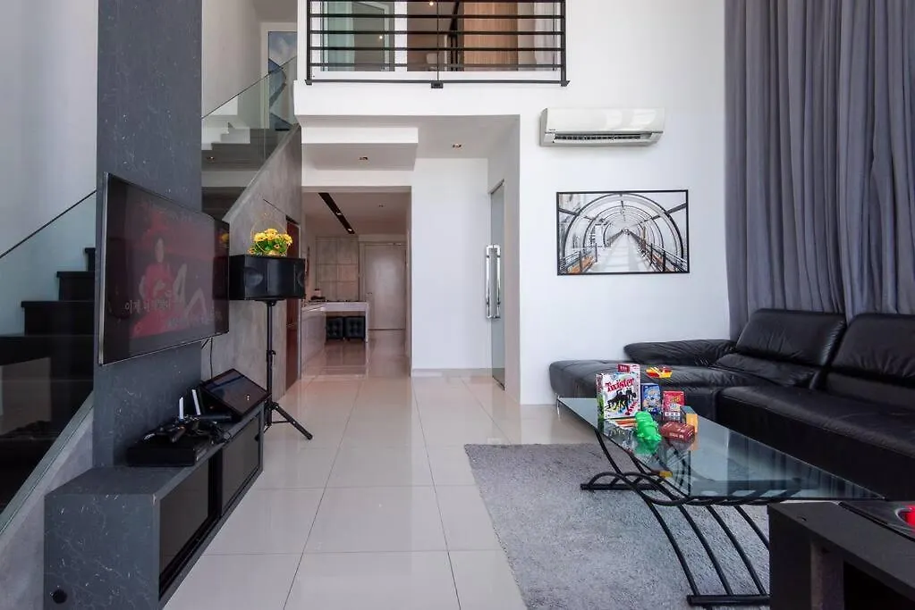 Xbox, Karaoke, Foosball, Pooltable, Icehockey, Ping Pong, Board Games George Town Apartment